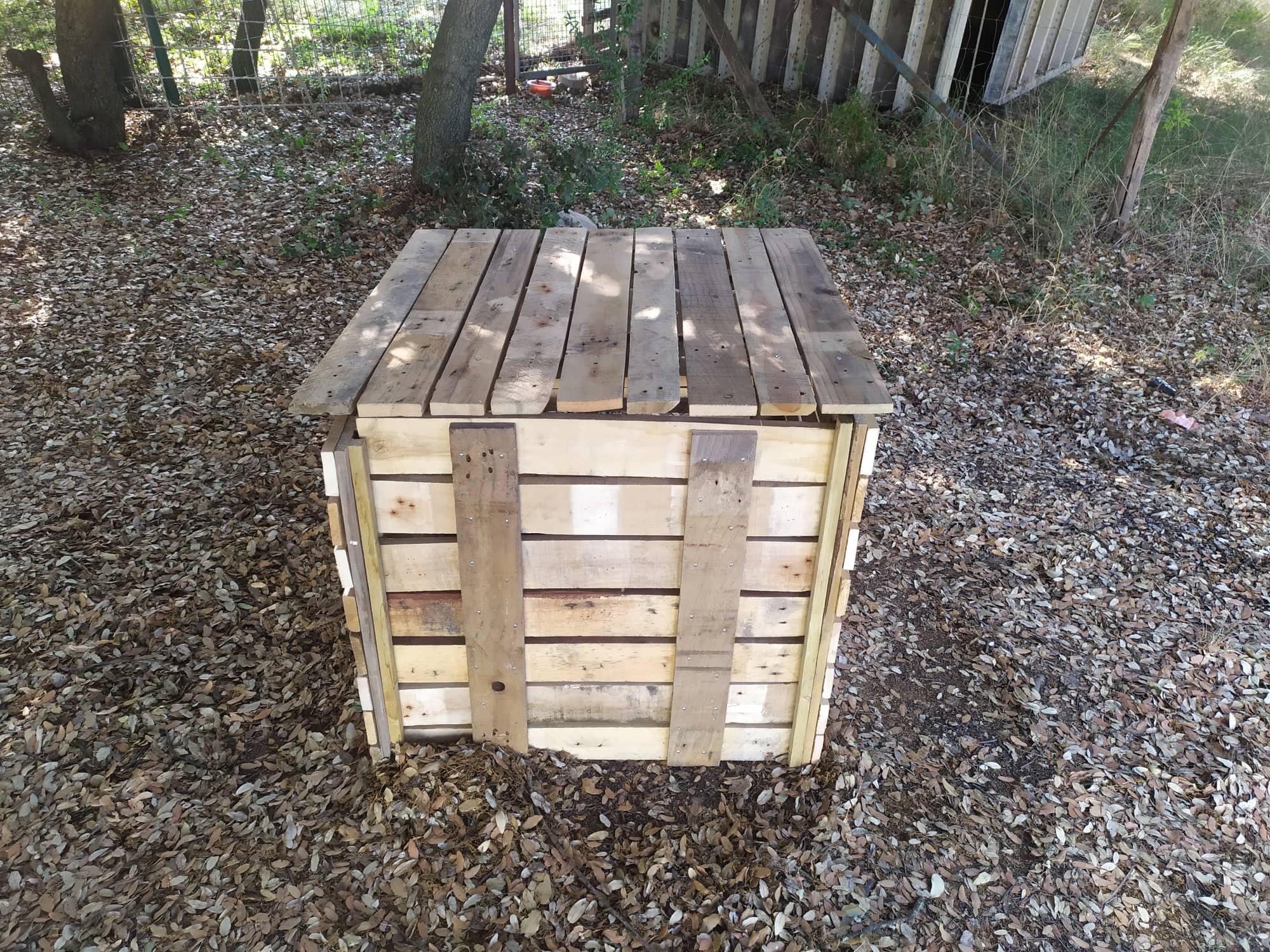 Comment fabriquer un composteur extérieur en bois ? [Tuto + Photos]